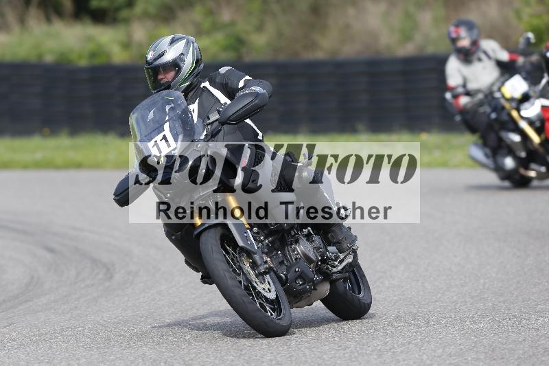 /Archiv-2025/53 16.09.2025 Track Day Domi Aegerter ADR/Gruppe gelb/11